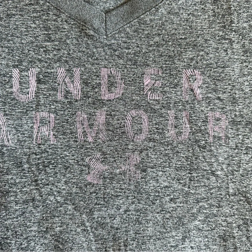 Under Armour HeatGear Short Sleeve V-Neck Loose Fit Shirt Women's Size M - Picture 3 of 8